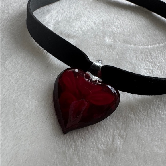 8 OTHER REASONS Lover Choker in Black - Picture 4 of 5